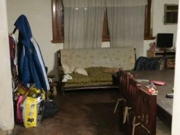 Casa en venta frente a la plaza de Villa Club