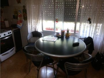 MUY LUMINOSO PH DE TRES AMBIENTES CON TERRAZA PROPIA