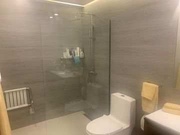 EN VENTA HERMOSO DEPARTAMENTO UBICACION RESIDENCIAL: TIENE MUCHA ILUMINACION ESTE BELLO DEPARTAMENTO: SECTOR EXCLUSIVO  QUITO TENIS,