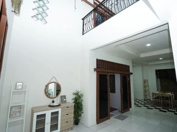 Rumah luas 2 lantai siap huni di Larangan selatan Kota Tangerang