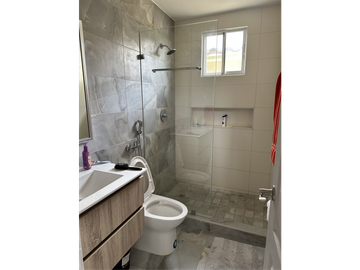 Se VENDE Casa Unifamiliar en PH Crystal Spring - Condado del Rey