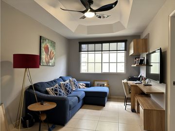 Se VENDE Casa Unifamiliar en PH Crystal Spring - Condado del Rey