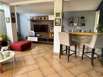 Se VENDE Casa Unifamiliar en PH Crystal Spring - Condado del Rey