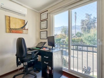 Hermosa casa en venta, Condominio Altos del Parque, Peñalolén. Reciben Ofertas!!!