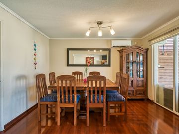 Hermosa casa en venta, Condominio Altos del Parque, Peñalolén. Reciben Ofertas!!!