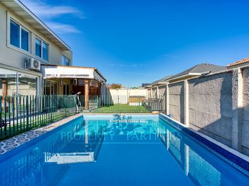 Hermosa casa en venta, Condominio Altos del Parque, Peñalolén. Reciben Ofertas!!!