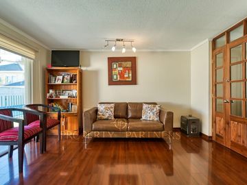 Hermosa casa en venta, Condominio Altos del Parque, Peñalolén. Reciben Ofertas!!!