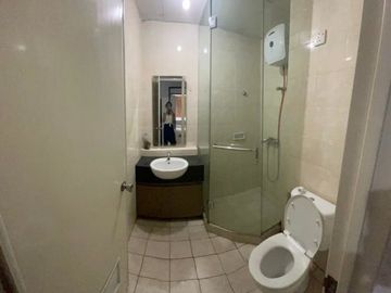 DIJUAL: Apartemen Cosmo Mansion 3 Kamar Tidur, luas 87 m2*/91m