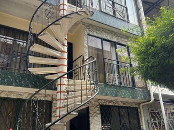 casa en venta en urbanización la nueva base. Cod V36