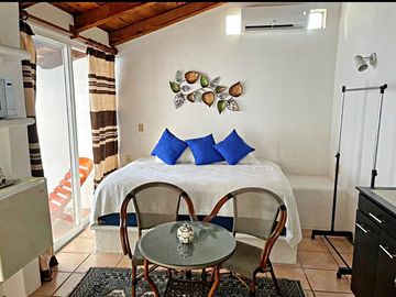 Pintoresca Casa en Venta Frente al Mar con Acceso a la Playa - Huatulco