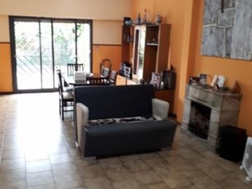 CASA 5 AMB Lote Propio  2 Plantas Garaje 3 Bañ