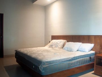 VILLA DIJUAL JALAN LEBAR HANYA 2M SAJA LUAS 2 ARE