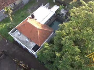 VILLA DIJUAL JALAN LEBAR HANYA 2M SAJA LUAS 2 ARE