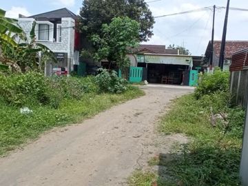 Di jual tanah pekarangan di Sono, utara stadion Maguwo, Wedomartani, Sleman