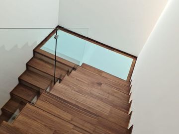 Espectacular Residencia de Autor en Lomas del Campanario, 4 Recamaras, 4.5 Baños