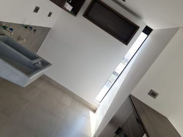 Espectacular Residencia de Autor en Lomas del Campanario, 4 Recamaras, 4.5 Baños