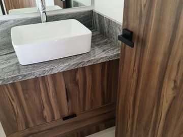 Espectacular Residencia de Autor en Lomas del Campanario, 4 Recamaras, 4.5 Baños