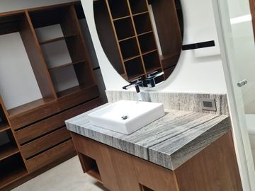 Espectacular Residencia de Autor en Lomas del Campanario, 4 Recamaras, 4.5 Baños