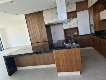 Espectacular Residencia de Autor en Lomas del Campanario, 4 Recamaras, 4.5 Baños