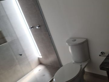 Espectacular Residencia de Autor en Lomas del Campanario, 4 Recamaras, 4.5 Baños