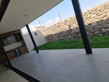 Espectacular Residencia de Autor en Lomas del Campanario, 4 Recamaras, 4.5 Baños