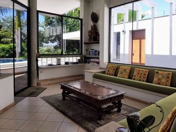 CASA con alberca en  BRISAS al SUR DE CUERNAVACA, Club de Tennis