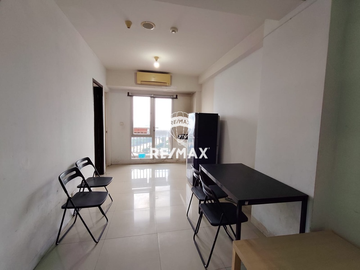 Disewakan Oak Tower B Semi Furnish Pulo Gadung – 2 Bedroom Tinggal Bawa Koper Siap Huni