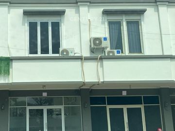 2 Ruko Sebelahan Di Pasar Modern Taman Harapan Indah Bekasi