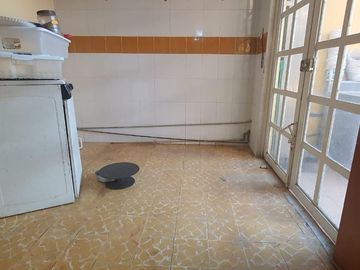 CASA CON USO DE SUELO PARA OFICINAS, EN VALLE DORADO, TLALNEPANTLA DE BAZ