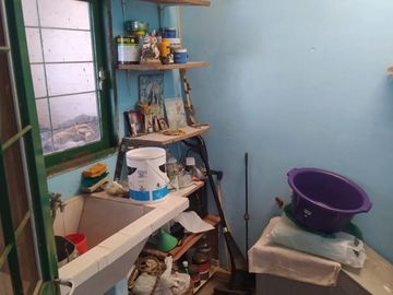 Vendo terreno 10 x 20m. Con vivienda en Merlo