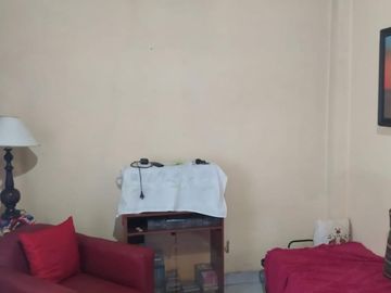 Vendo terreno 10 x 20m. Con vivienda en Merlo