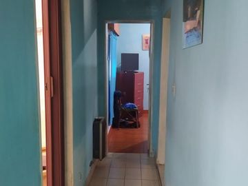 Vendo terreno 10 x 20m. Con vivienda en Merlo