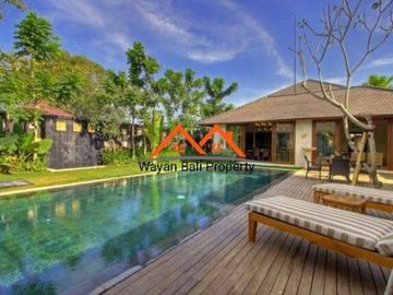 Villa Dekat Pantai Batu Belig Seminyak