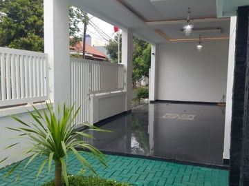 Rumah mewah clasic murah siap huni bebas banjir butuh uang di cipedak jakarta