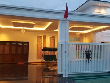 Rumah mewah clasic murah siap huni bebas banjir butuh uang di cipedak jakarta