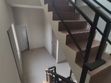 Rumah Mewah Tanpa BI Checking di Cipageran Cimahi Utara