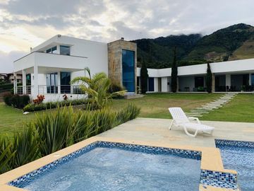 finca en venta en parcelación los calima. Cod V11976