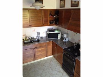 Imperdible Casa en dos plantas de 4 ambientes- OLIVOS