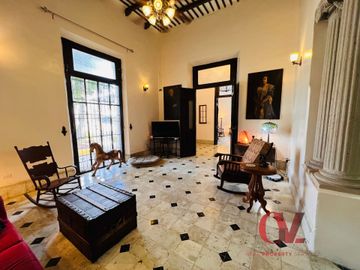 “CASONA LIMON” ESTILO COLONIAL, GRAN  TERRENO Y ESPACIOS