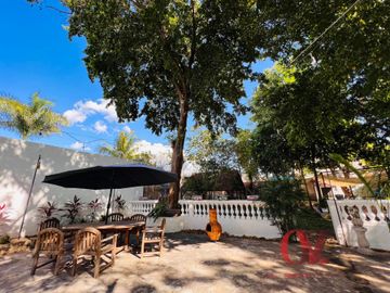“CASONA LIMON” ESTILO COLONIAL, GRAN  TERRENO Y ESPACIOS