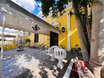 “CASONA LIMON” ESTILO COLONIAL, GRAN  TERRENO Y ESPACIOS