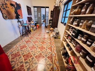 “CASONA LIMON” ESTILO COLONIAL, GRAN  TERRENO Y ESPACIOS