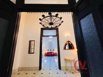 “CASONA LIMON” ESTILO COLONIAL, GRAN  TERRENO Y ESPACIOS