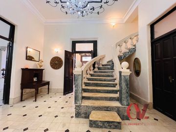 “CASONA LIMON” ESTILO COLONIAL, GRAN  TERRENO Y ESPACIOS