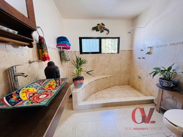 “CASONA LIMON” ESTILO COLONIAL, GRAN  TERRENO Y ESPACIOS