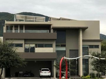 Casa en Venta en La Joya Privada Magnolia en Carretera Nacional, N.L.