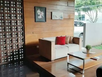 Di Jual Rumah Elite 4 Kamar 2 Lantai di Batununggal, Bandung