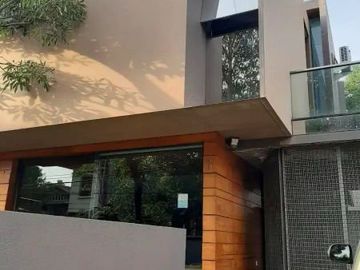 Di Jual Rumah Elite 4 Kamar 2 Lantai di Batununggal, Bandung