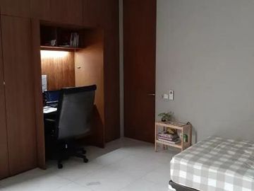 Di Jual Rumah Elite 4 Kamar 2 Lantai di Batununggal, Bandung