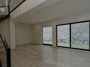 CASA EN SIERRAZUL, SLP